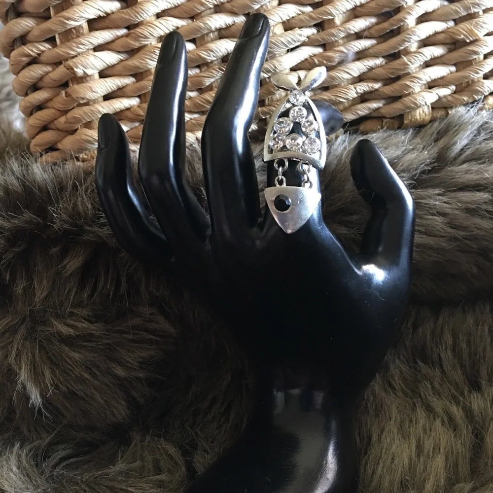 Vintage dangle head rhinestone fish ring